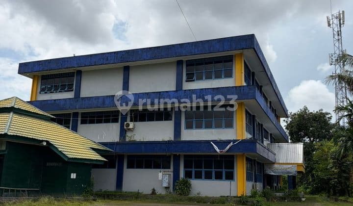 Dijual Gedung 3 Lantai Bekas Kampus di Kota Makassar