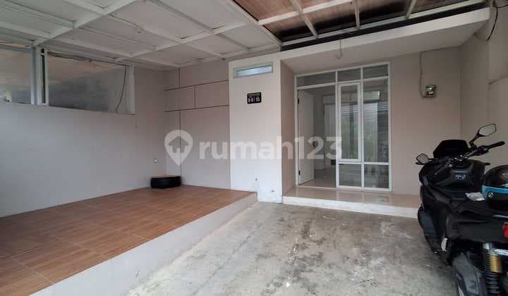 Siap Huni, 2 Lantai, Dekat Pusat Perbelanjaan Katapang