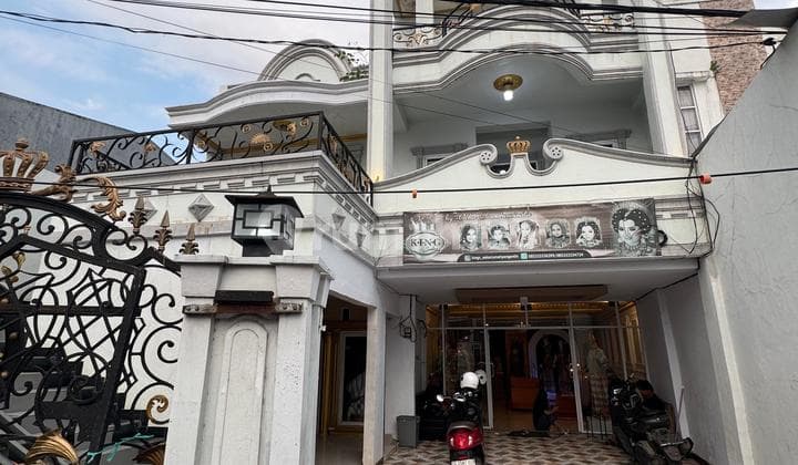 Dijual Rumah Full Furnish di Jl. Syekh Yusuf - Makassar