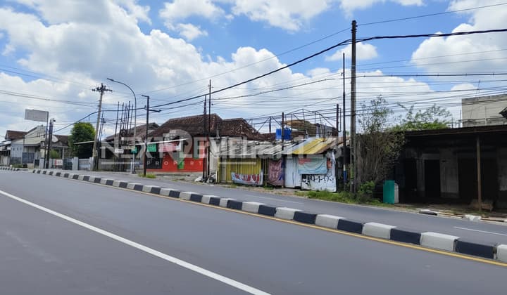 Land for Sale in Jogja, Jalan Wates, Near PGRI Campus, Universitas Muhammadiyah Yogyakarta (UMY), Universitas Ahmad Yani, RS PKU Muhammadiyah Gamping, RS AMC Wirobrajan, PMI Office, Near West Ring Road