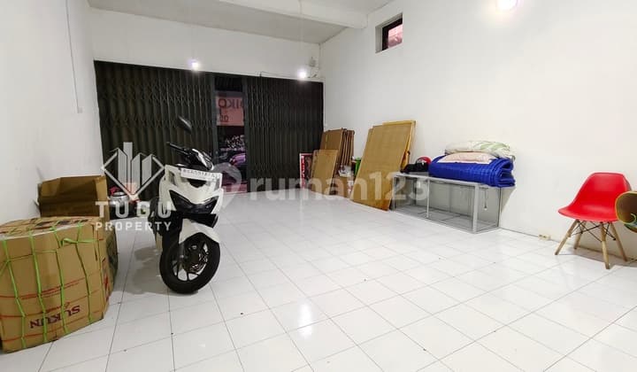 Ruang Usaha 2 Lantai Disewakan Pinggir Jalan Besar Jogja, dekat Plengkung Gading, Klinik Gading, RS Pratama, dekat Sekolah Negeri SMAN 7, SMA Muhammadiyah 3, SMA Muhammadiyah 7, Alun Alun Kudul, dekat Masjid dan Gereja Pugeran, Pasar Ngasem