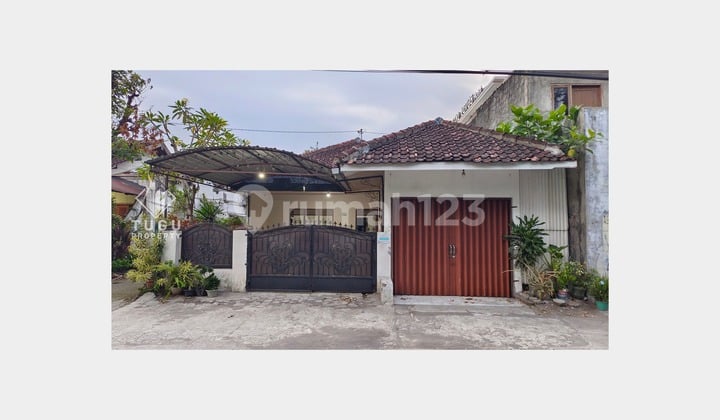 Rumah + Rumah Kost + Kios Kecil Dijual Area Jalan Magelang Jogja, Dekat Kampus Ugm, Mmtc, Jogja City Mall Jcm, Terminal Jombor, Sekolah Al Azhar, Budi Utama, Hotel Crystal Lotus, Hotel Tentrem, Indogrosir, Dealer Toyota Nasmoco Honda Wuling Daihatsu