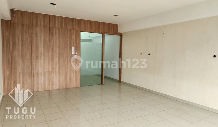 Ruko 4 Lantai Dikontrakkan Solo di Solo Square Jalan Slamet Riyadi, dekat Stasiun Purwosari