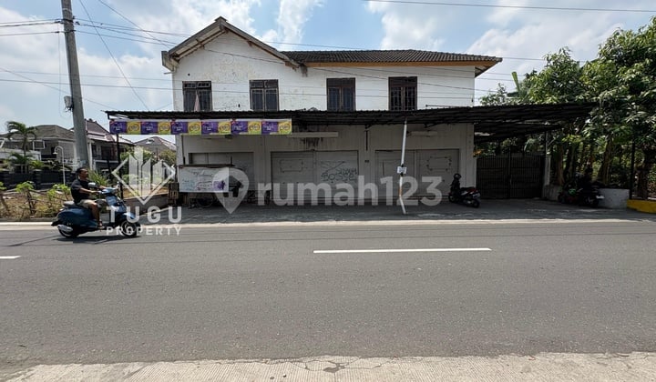 Ruang Usaha dan Rumah dengan Halaman Parkir Luas 10 mobil Disewakan area Palagan, Dekat Sekolah JMS dan Al-Azhar, Hotel Hyatt, Hotel Alana, Gereja Banteng, Monumen Jogja Kembali Monjali