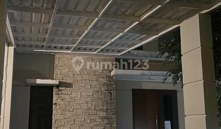 Rumah 2 Lantai di Cluster Burgundy Summarecon Bekasi