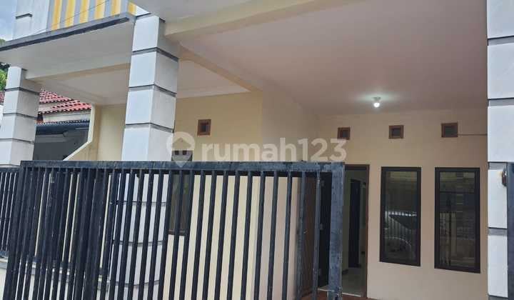 Rumah di Bulevar Hijau Kota Harapan Indah Bekasi