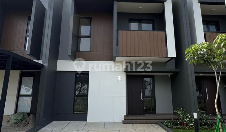 Rumah di Cluster Regia Summarecon Crown Gading