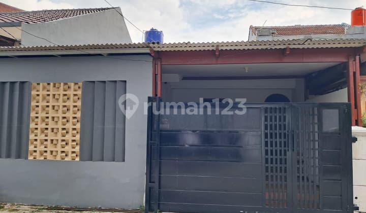 House in Harapan Indah Medan Satria Bekasi