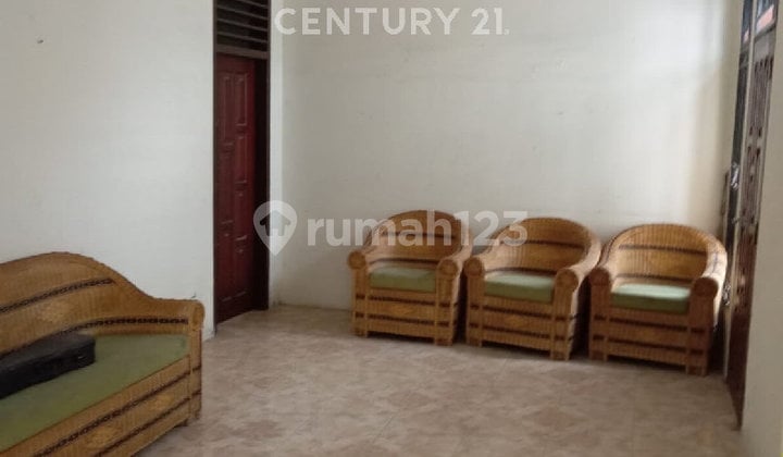 Rumah 2 Lantai Cantik Lokasi Sangat Strategis