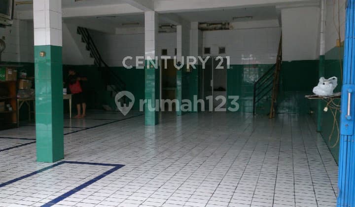 Adjacent Shophouse in a Strategic Location in Cikarang