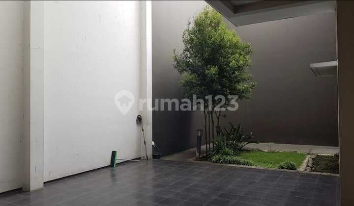 Selling Premium Singgasana House near Bpk, Bintang Mulia, Immanuel Hospital