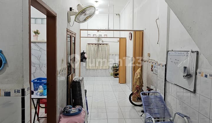 Teluk Gong 5x13.8, East Facing, 2 Bedrooms, 2 Bathrooms, 1 Carport