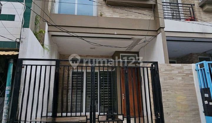 Nice House Teluk Gong 4.5x15 3 Floors Fully Furnished