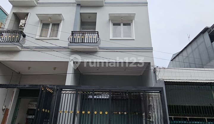 Cheap New House in Teluk Gong 5x15 3 1/2 floors with SHM, Good Location