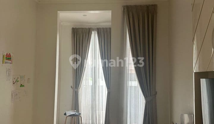 Rumah Bangunan 2 Lantai SHM Semi Furnished Dekat Tol di BSD