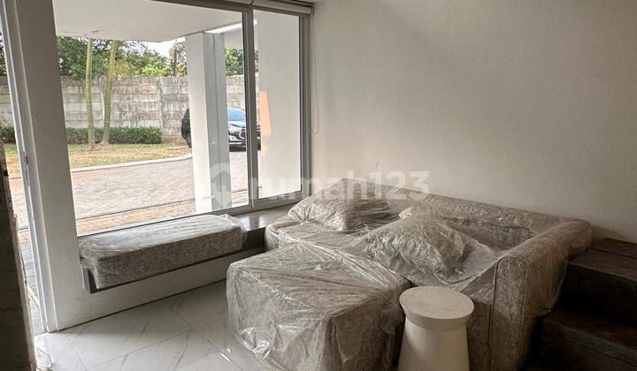 Rumah Semi Furnish 3 Unit AC Carport Muat 2 Mobil di BSD Tangsel