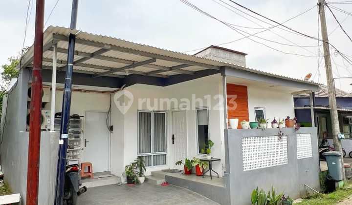 Rumah Selangkah Dari Stasiun Sudimara.