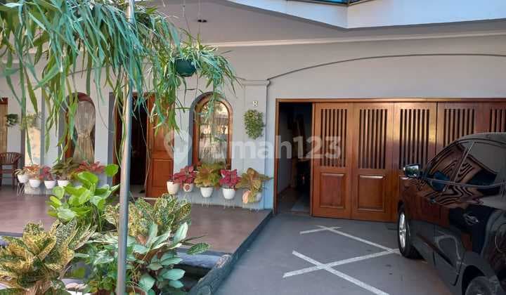 Rumah 2.5 Lantai SHM Ada Taman Depan dan Belakang di Pesanggrahan