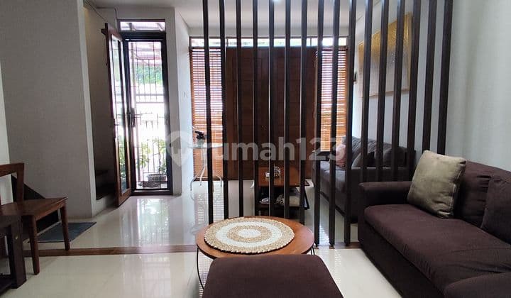 Rumah Rapih Minimalis Siap Huni Hadap Barat SHM, Ciputat Tangsel