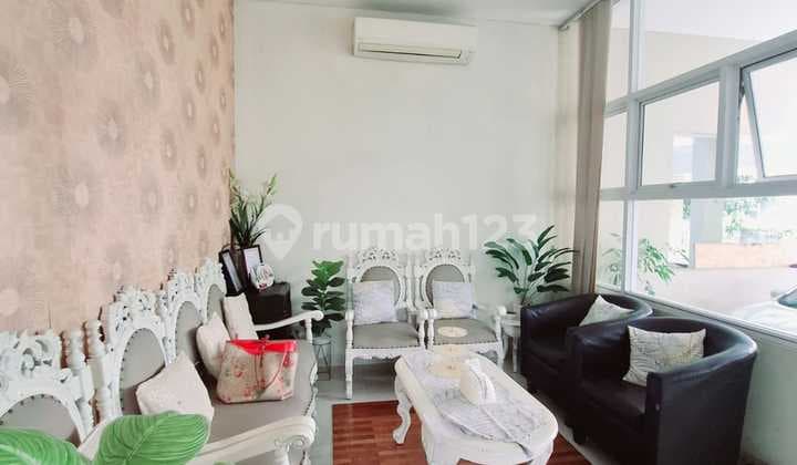 Rumah Hook Depan Taman Lokasi Strategis Akses Jalan Tol Parigi