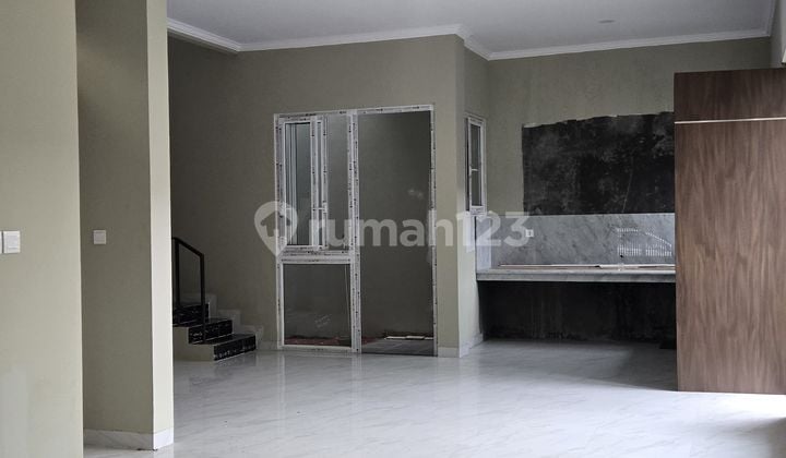 Rumah SHM 2 Lantai Unfurnished Siap Huni Lokasi Bagus di BSD