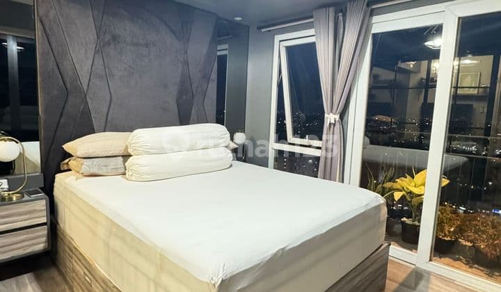 Rumah Bangunan 2 Lantai 3 Kamar Free Kitchen Set di Bintaro