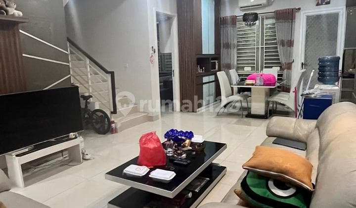 Rumah Hot Sale Full Furnished 2 Lantai SHM Harga bisa Nego di BSD