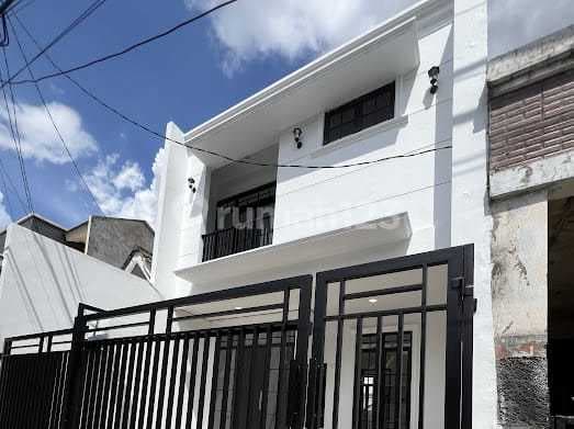 Rumah Dijual Cepat Sudah Turun Harga Bangunan 2 Lantai di BSD