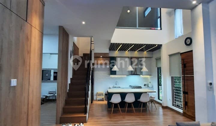 Rumah Bagus Full Furnish Lokasi di Graha Raya