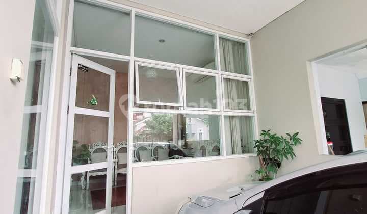 Rumah Hook Depan Taman Lokasi Strategis Akses Jalan Tol Parigi