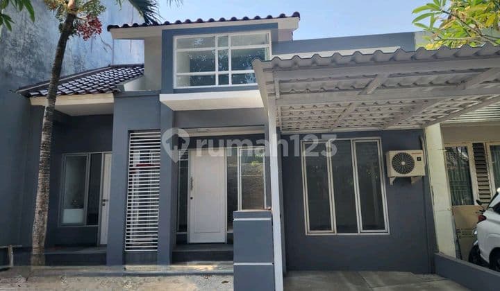 Rumah Rapi Baru Renovasi di Dekat Toll.