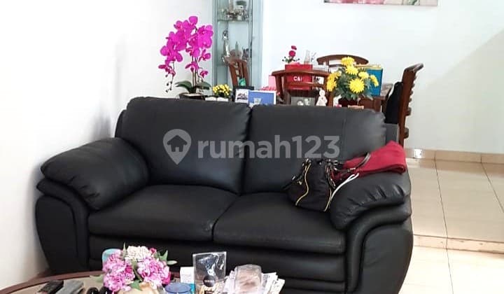 Rumah di Graha Raya Lokasi Strategis Dekat Fasilitas