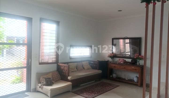 Rumah 2.5 Lantai Full Renovasi PPJB Hadap Utara Siap Huni di BSD