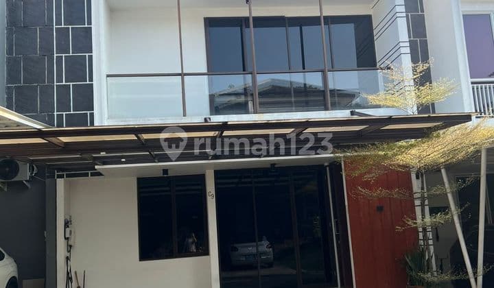 Rumah Bagus Minimalis Lokasi Strategis di Cirendeu Raya