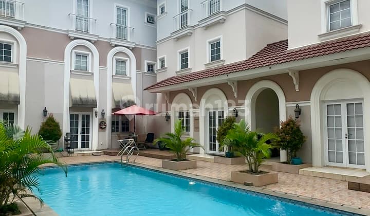 Rumah Unfurnished 3 Lantai Hadap Selatan Siap Huni di BSD Tangsel