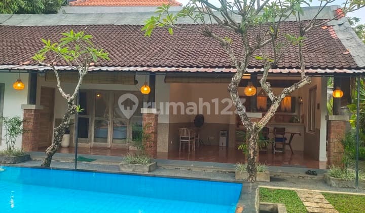 Villa dengan Private Pool Dekat Pantai Sanur