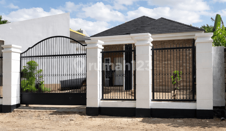 Rumah Mewah di Kendari Kawasan Perkotaan Dekat dengan Perkantoran