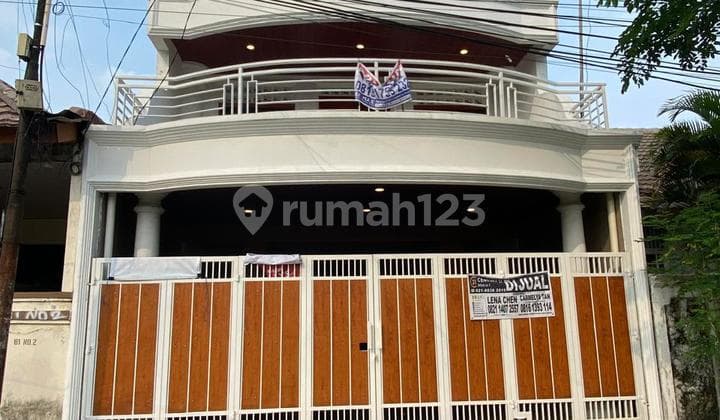 Dijual Murah Rumah 3 Lantai Rumah Bagus SHM di Rawalumbu