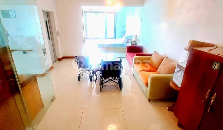 Rumah Springhill Golf Kemayoran 4 Lantai View Golf Dekat Toll Prj