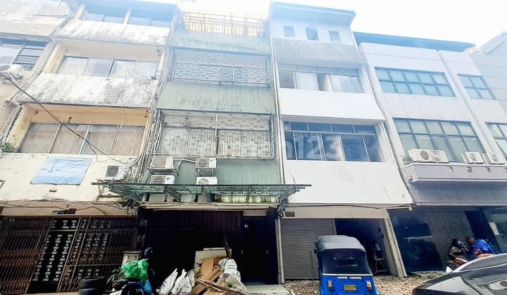 Strategic 4-Story Shop House in Central Jakarta Near Main Road, Affordable Price