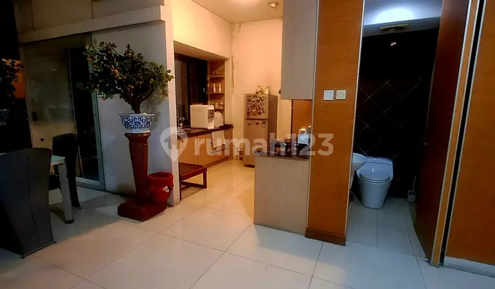 Rumah Springhill Golf Kemayoran 4 Lantai View Golf Dekat Toll Prj