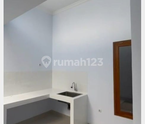 RUMAH SCANDINAVIAN SAFIRA DEKAT KAMPUS UNS