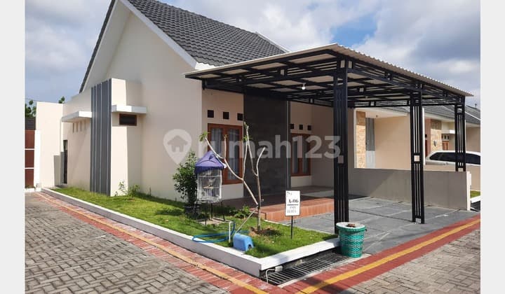 Modern Minimalist Residence with Land Area of 114, Free Design Single or Two Story