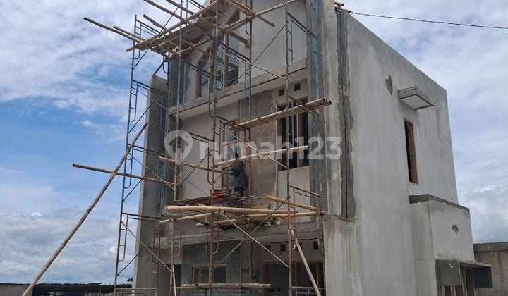 Rumah Mewah Strategis Solo Baru ******** Free Biaya2 Dan.potongan Harga Sampai 100jt