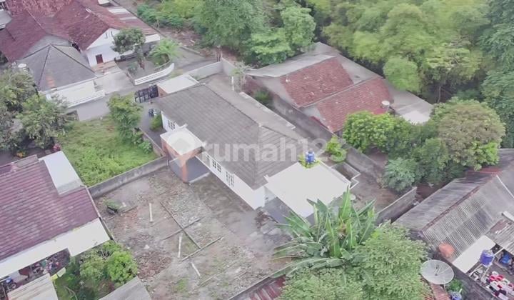 Dijual Rumah Cocok Untuk Villa Dan Guest House Dekat Dengan Jcm
