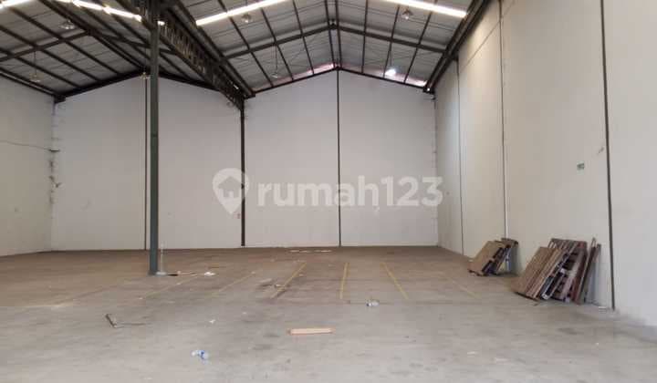 Warehouse 300 m2 in Kosambi Tangerang Ready to use