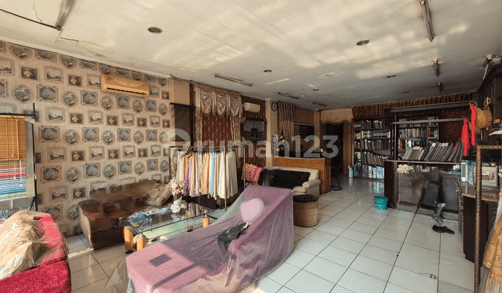 Disewakan Ruko pinggir Jalan Raya Serpong, Akses Mudah, cocok untuk Usaha