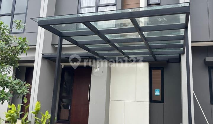 Quick Rent Furnished House Ready to Occupancy at Summarecon Crown Gading