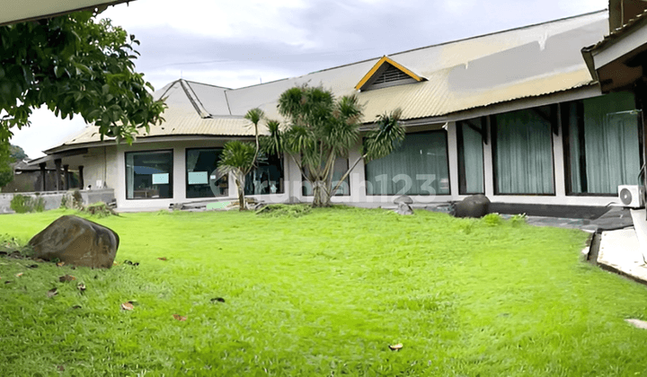 Rumah Mewah Asri 8900m2 SHM Ada Kolam Renang dan Pendopo Bisa Untuk Villa