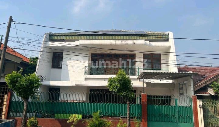 Dijual Rumah 2 Lantai Lokasi Strategis di Bendul Merisi Surabaya